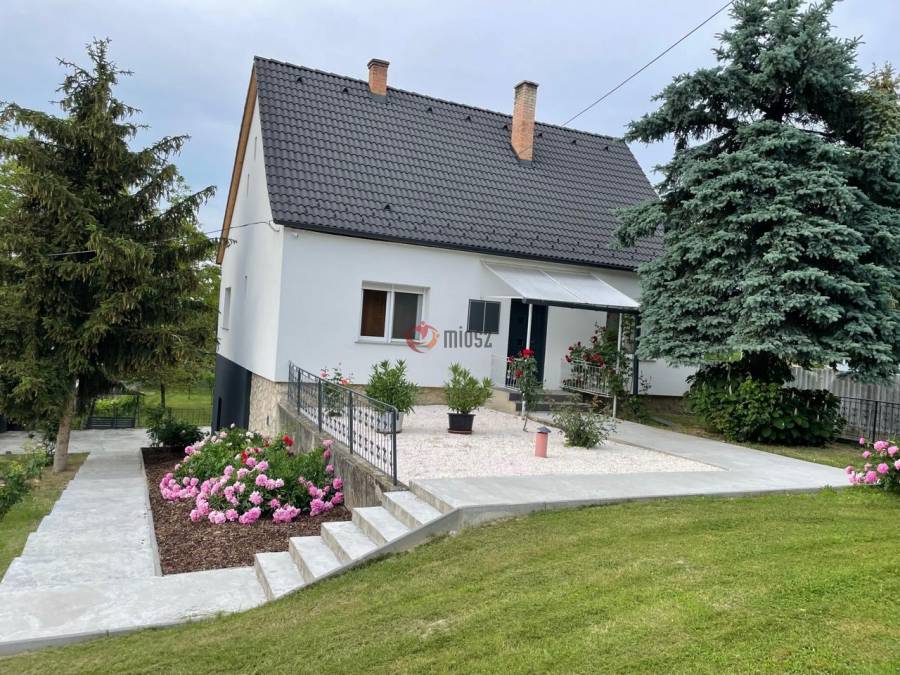 Albérlet, kiadó családi ház, Tata