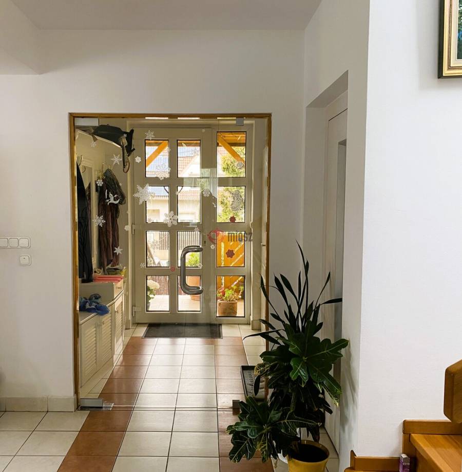 Albérlet, kiadó családi ház, Vác