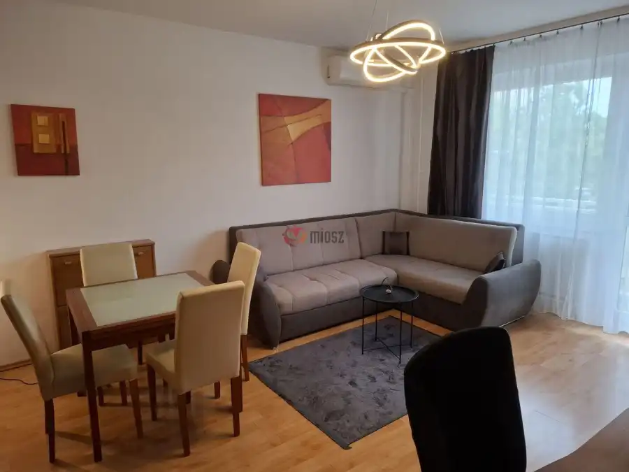 Albérlet, kiadó panellakás, Paks