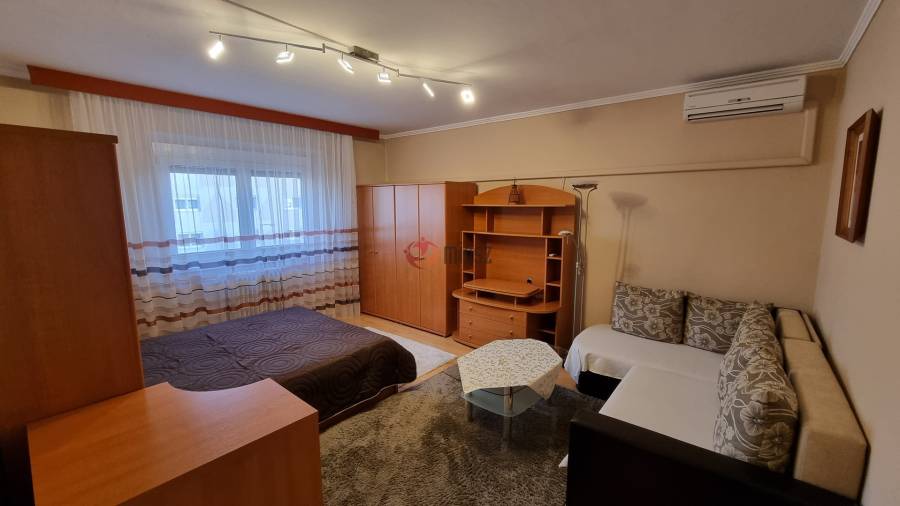 Albérlet, kiadó panellakás, Paks