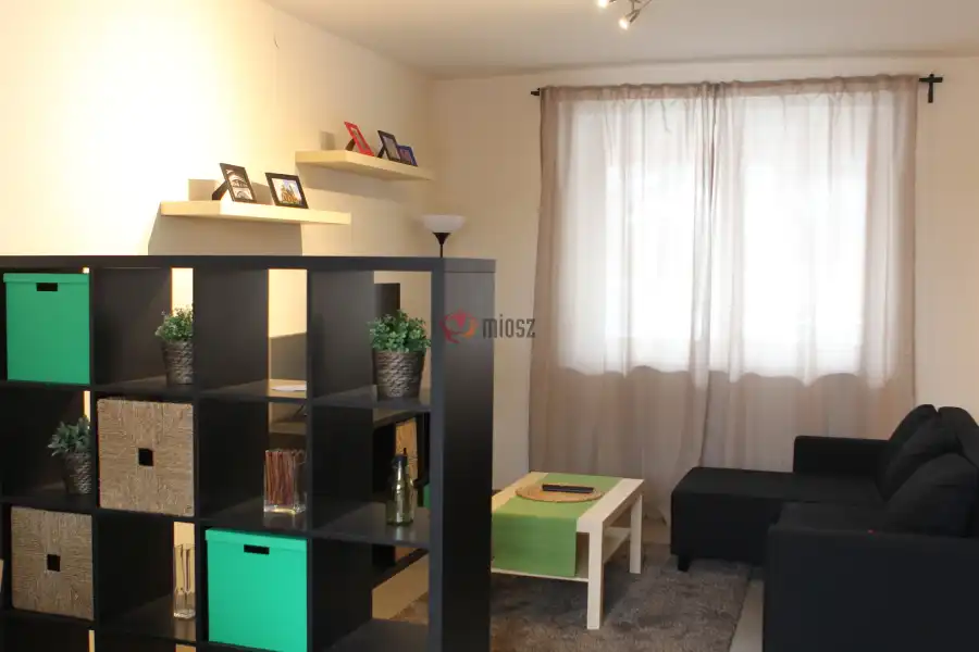 Albérlet, kiadó sorház, Tura