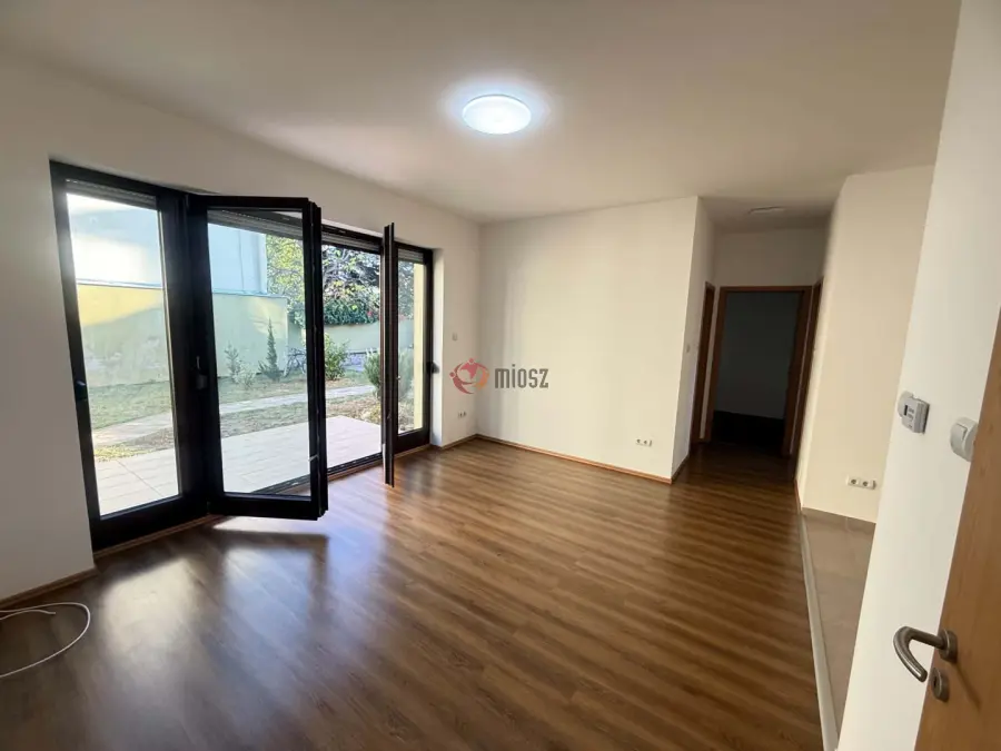 Albérlet, kiadó téglalakás, Vác