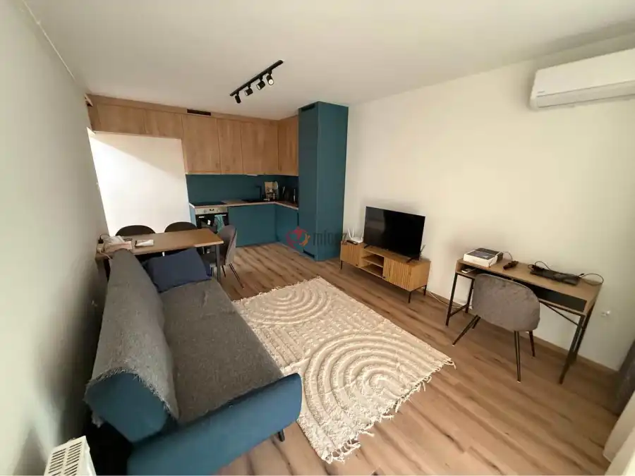 Albérlet, kiadó újszerű panellakás, Paks