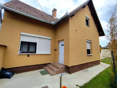 Kiadó családi ház, Mohács 5 szoba 150 m² 300 E Ft/hó