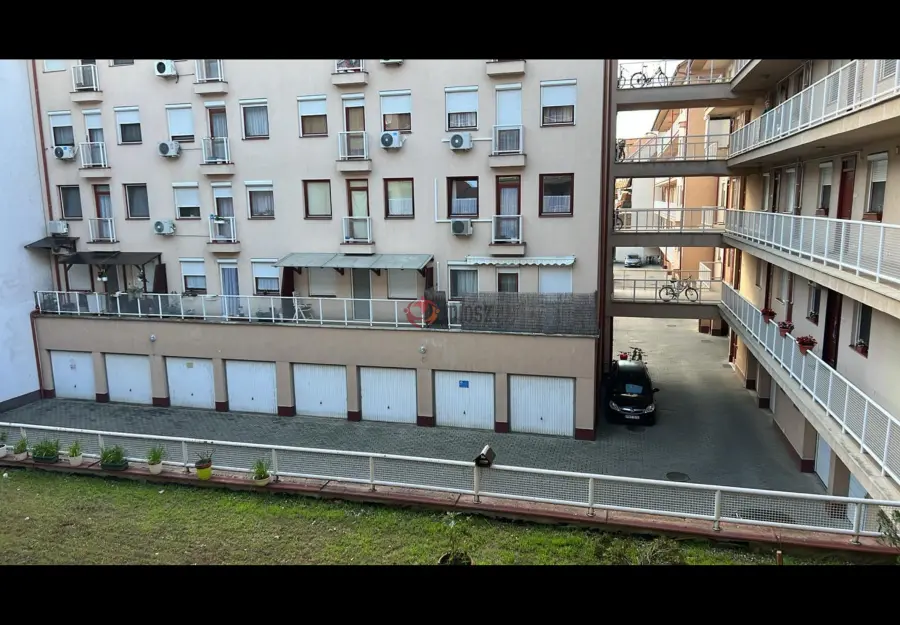kiadó garázs, Békéscsaba