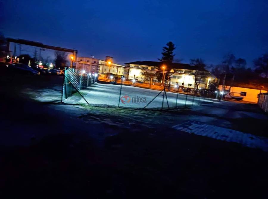 kiadó garázs, Sopron