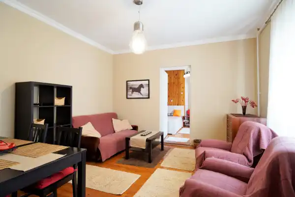 Kiadó házrész, Budapest, IV. kerület 2 szoba 52 m² 200 E Ft/hó