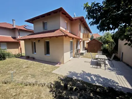 kiadó ikerház, Budakeszi