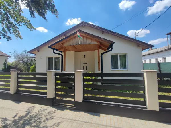 Kiadó ikerház, Ecser 3+1 szoba 105 m² 300 E Ft/hó