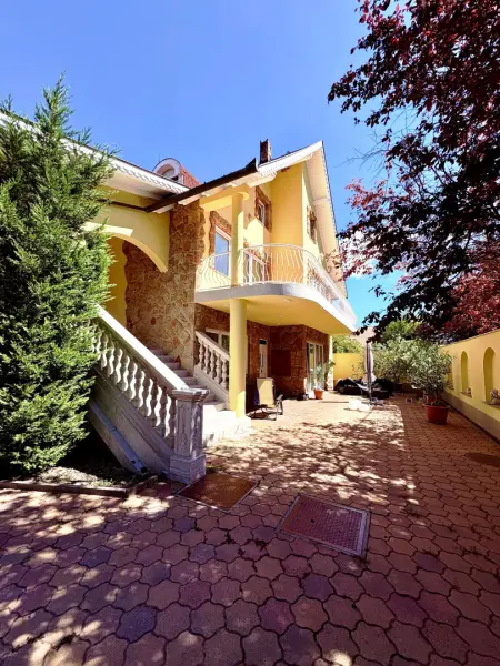 Kiadó ingatlan, Budaörs 5 szoba 185 m² 600 E Ft/hó