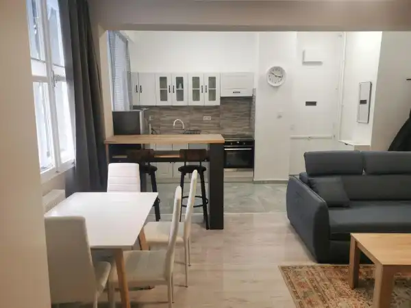 Kiadó ingatlan, Budapest, I. kerület 1+1 szoba 39 m² 270 E Ft/hó Kiadó ingatlan, Budapest, I. kerület 1+1 szoba 39 m² 270 E Ft/hó