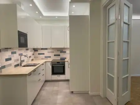 Kiadó ingatlan, Budapest, V. kerület 2+1 szoba 60 m² 350 E Ft/hó