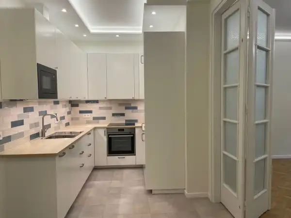 Kiadó ingatlan, Budapest, V. kerület 2+1 szoba 60 m² 350 E Ft/hó