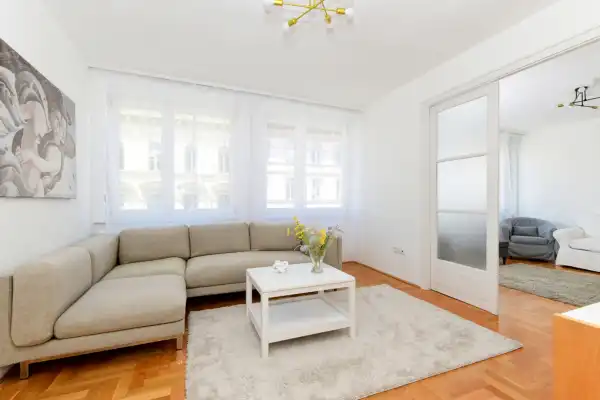 Kiadó ingatlan, Budapest, V. kerület 3 szoba 68 m² 400 E Ft/hó