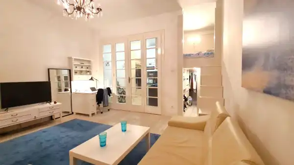 Kiadó ingatlan, Budapest, VI. kerület 1 szoba 41 m² 295 E Ft/hó