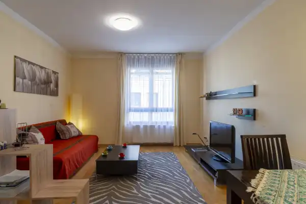 Kiadó ingatlan, Budapest, VI. kerület 2 szoba 46 m² 275 E Ft/hó
