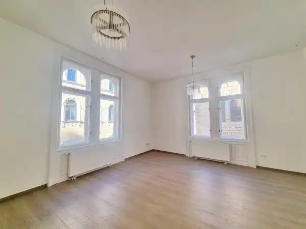 Kiadó ingatlan, Budapest, VI. kerület 2 szoba 73 m² 320 E Ft/hó