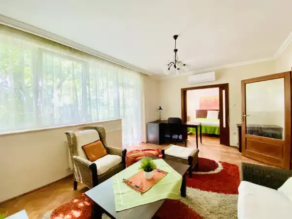 Kiadó ingatlan, Budapest, VI. kerület 3 szoba 65 m² 400 E Ft/hó