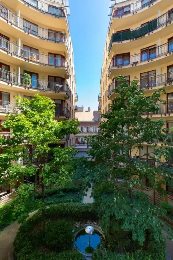 Kiadó ingatlan, Budapest, VI. kerület 2 szoba 55 m² 376 E Ft/hó