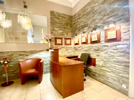 Kiadó ingatlan, Budapest, VI. kerület 2+2 szoba 81 m² 450 E Ft/hó