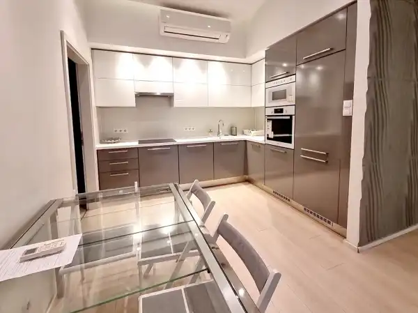 Kiadó ingatlan, Budapest, VIII. kerület 4 szoba 98 m² 450 E Ft/hó