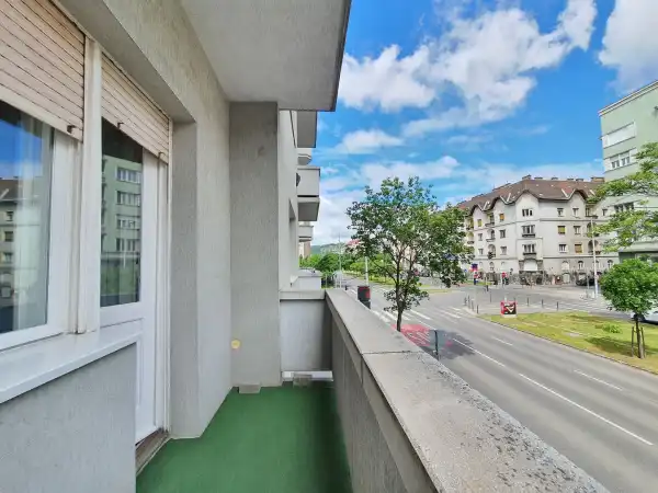 Kiadó ingatlan, Budapest, XI. kerület 3 szoba 116 m² 400 E Ft/hó