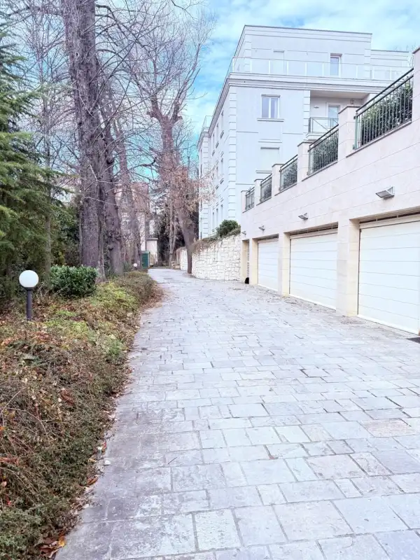 Kiadó ingatlan, Budapest, XI. kerület 5 szoba 180 m² 262.08 M Ft/hó