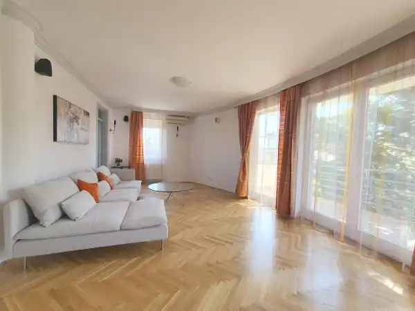 Kiadó ingatlan, Budapest, XII. kerület 4 szoba 117 m² 889 E Ft/hó