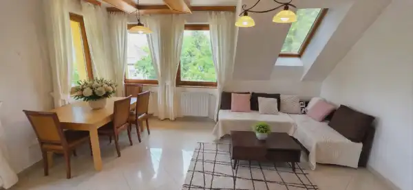 Kiadó ingatlan, Budapest, XV. kerület 2 szoba 53 m² 180 E Ft/hó