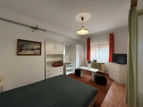 Kiadó ingatlan, Komárom 1 szoba 32 m² 140 E Ft/hó