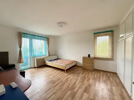 kiadó ingatlan, Oroszlány