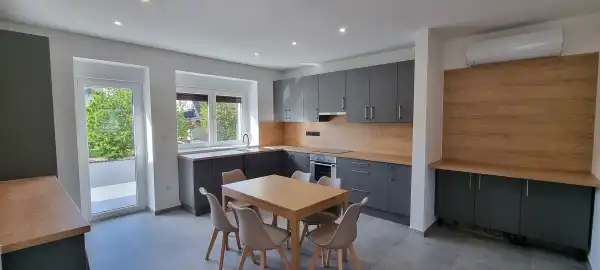 Kiadó ingatlan, Paks 6 szoba 150 m² 500 E Ft/hó