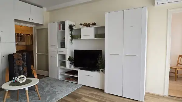 Kiadó ingatlan, Pécs 2 szoba 61 m² 170 E Ft/hó
