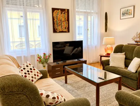 Kiadó ingatlan, Szeged 3 szoba 100 m² 290 E Ft/hó