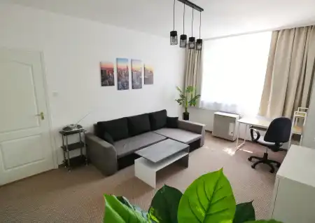 Kiadó ingatlan, Szeged 2 szoba 48 m² 180 E Ft/hó