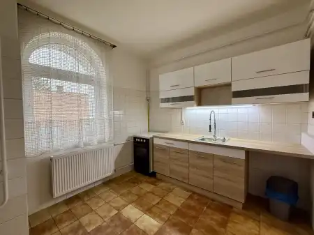 Kiadó ingatlan, Székesfehérvár 1 szoba 38 m² 160 E Ft/hó