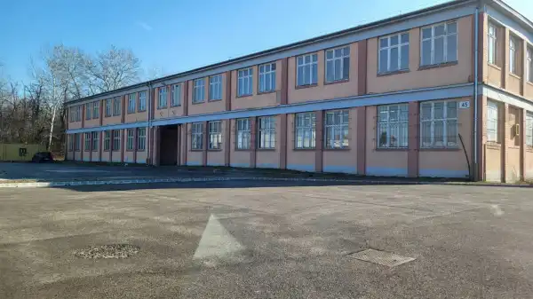 Kiadó ipari ingatlan, Szigetszentmiklós 4 szoba 770 m² 400 E Ft/hó