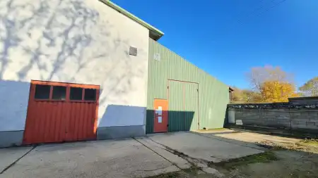 kiadó ipari ingatlan, Taksony