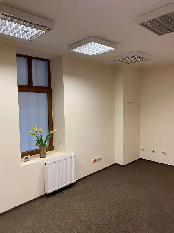 Kiadó iroda, Budapest, IX. kerület 7 szoba 221 m² 800 E Ft/hó