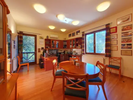 Kiadó iroda, Budapest, XI. kerület 4 szoba 160 m² 550 E Ft/hó
