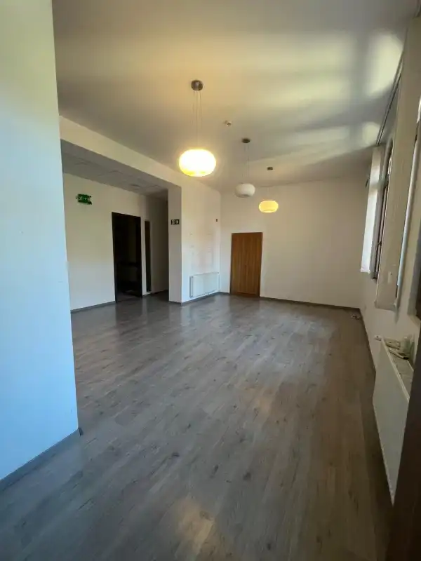 Kiadó iroda, Budapest, XIV. kerület 220 m² 768 E Ft/hó