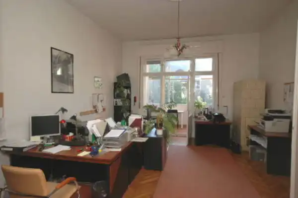 Kiadó iroda lakásban, Budapest, XI. kerület 3+1 szoba 90 m² 300 E Ft/hó