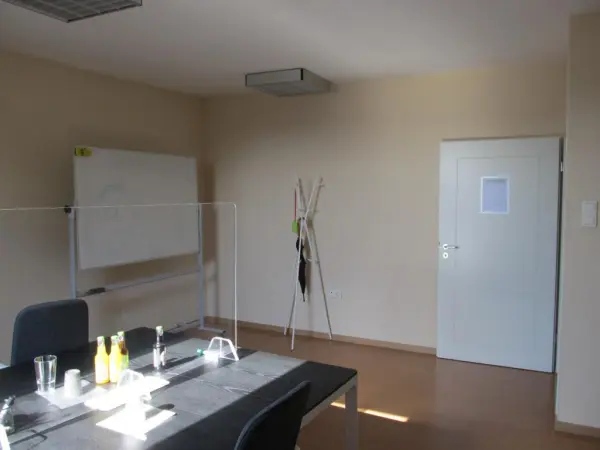 Kiadó iroda, Tata 240 m² 300 E Ft/hó