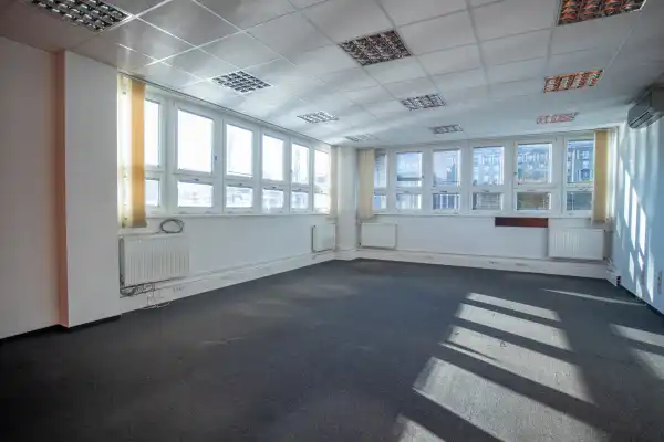 Kiadó irodaház, Budapest, XIV. kerület 20+5 szoba 1025 m² 4.42 M Ft/hó