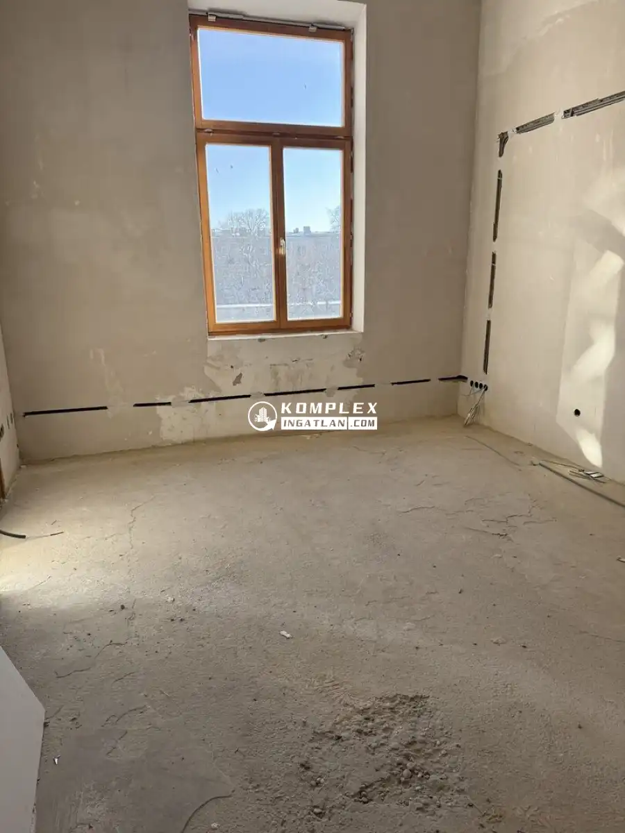 kiadó irodaház, Győr