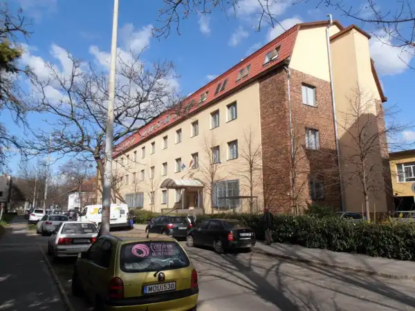Kiadó irodaházban A, A+ kat., Budapest, VIII. kerület 5 szoba 100 m² 646 E Ft/hó