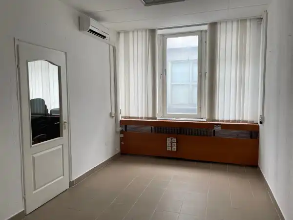 Kiadó irodaházban A, A+ kat., Budapest, XI. kerület 1 szoba 18 m² 130 E Ft/hó