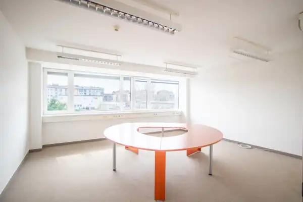 Kiadó irodaházban B, B+ kat., Budapest, XI. kerület 10 szoba 439 m² 2.13 M Ft/hó