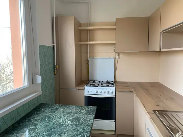 Kiadó panel, Békéscsaba 2+2 szoba 72 m² 120 M Ft/hó