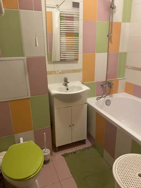 Kiadó panel, Budapest, III. kerület 2 szoba 55 m² 255 E Ft/hó
